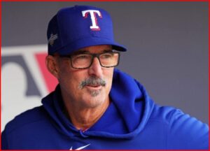 Read more about the article Mike Maddux delivers 9-word message about Rangers star